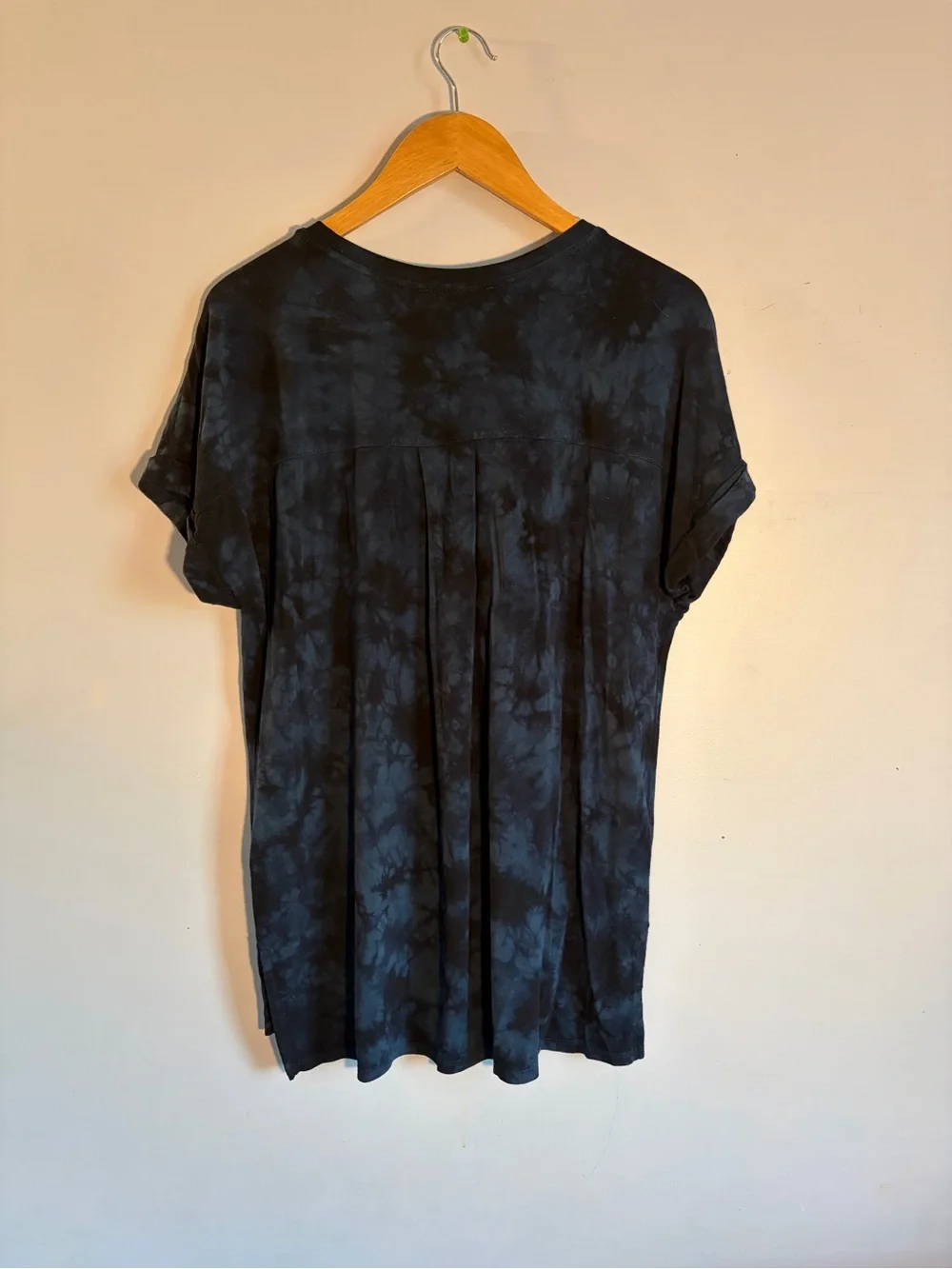 Tahari Black and Charcoal Tie-Dye Scoop Neck Tee - Picture 3 of 3